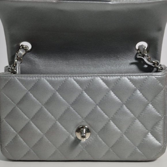 Chanel Silver Flap Bag - Picture 3 of 11